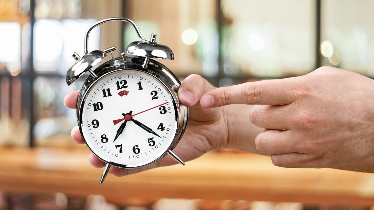 ¿A qué hora se cambia la hora hoy, domingo 25 de octubre de 2026?